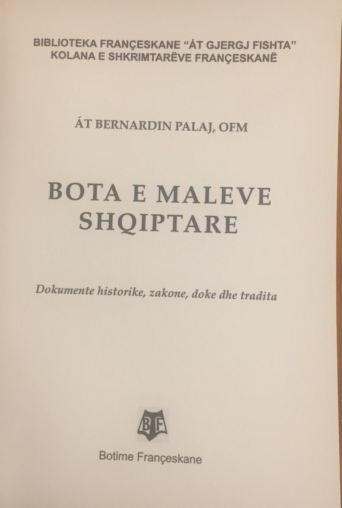 Bota e maleve shqiptare