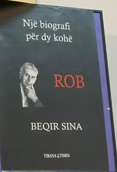 Rob – nje biografi ne dy kohe